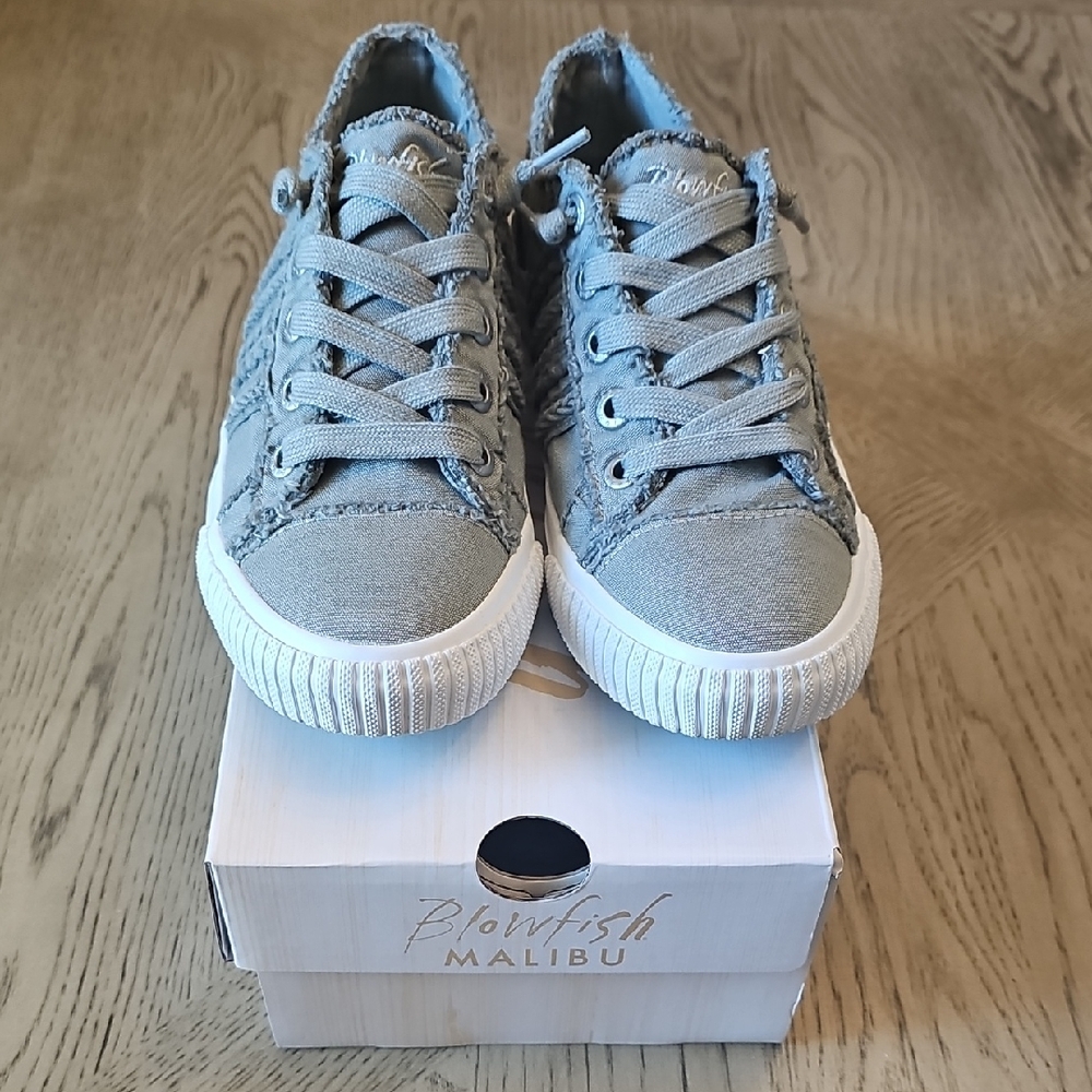 Blowfish Light Gray Canvas Lace-Up Sneakers Size 8 Womens